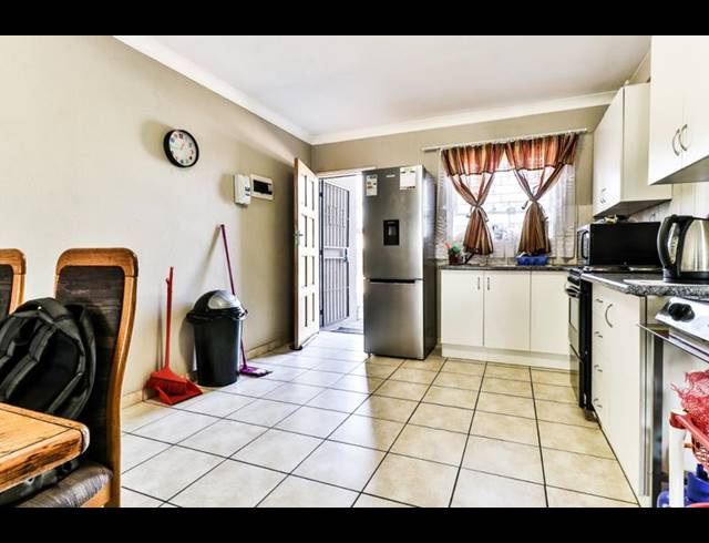 2 BEDROOM PROPERTY TO RENT IN GEDULD